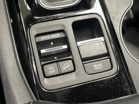 Used 2025 Honda Pilot EX-L image 28