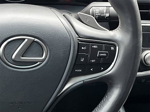 Used 2023 Lexus ES 300h w/ Premium Package image 14