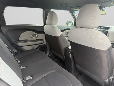Used 2016 Kia Soul FWD image 29
