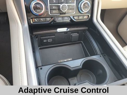 Used 2024 GMC Yukon XL Denali image 10