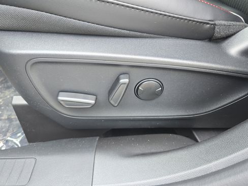 New 2026 Ford Escape ST-Line w/ Tech Pack #1 AWD/4WD image 11
