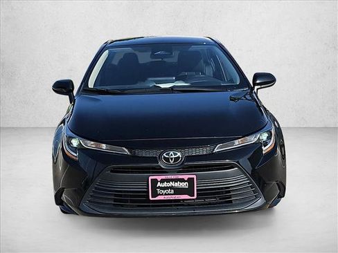 Used 2024 Toyota Corolla LE FWD image 2