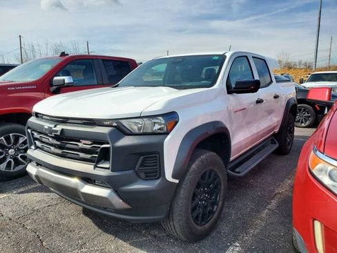 Used 2024 Chevrolet Colorado Trail Boss w/ Technology Package image 2