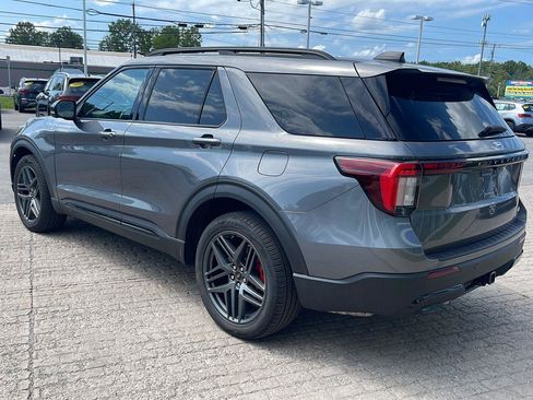 Used 2025 Ford Explorer ST-Line w/ Premium Package AWD/4WD image 4