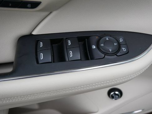 Used 2023 Buick Envision Avenir AWD/4WD image 17