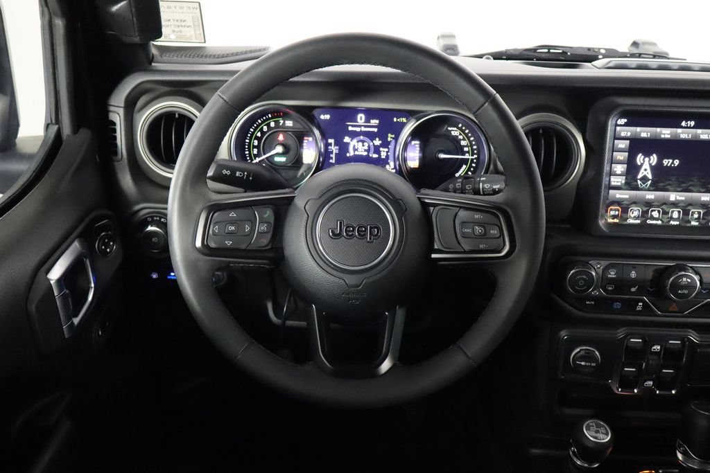 Used 2023 Jeep Wrangler Unlimited w/ Sun & Screen Package AWD/4WD image 7
