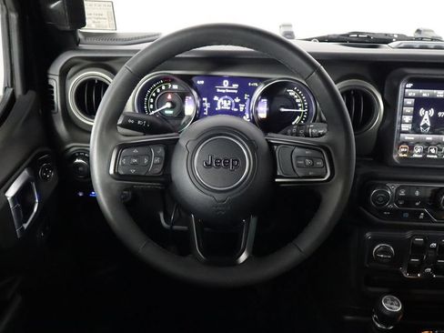Used 2023 Jeep Wrangler Unlimited w/ Sun & Screen Package AWD/4WD image 7