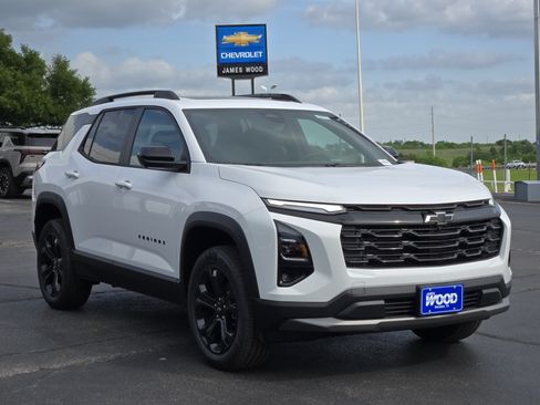 New 2026 Chevrolet Equinox LT w/ Convenience Package II FWD image 2