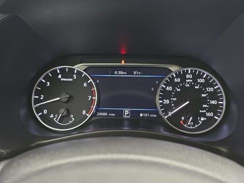 Used 2025 Nissan Sentra SR FWD image 19