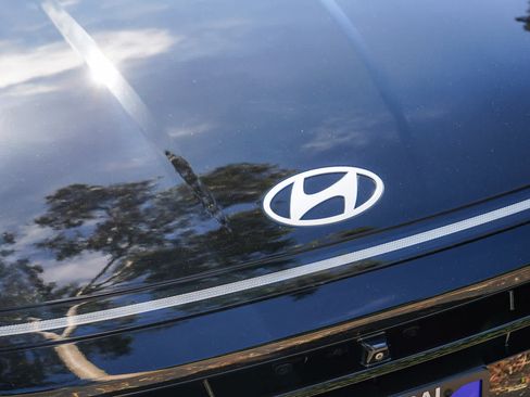 Used 2025 Hyundai Sonata Limited FWD image 11