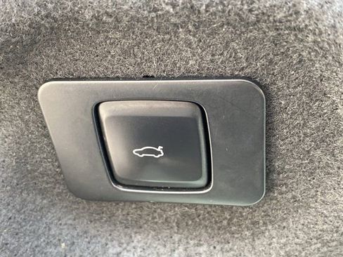 Used 2018 Lincoln MKZ Select w/ Select Plus Package AWD/4WD image 7