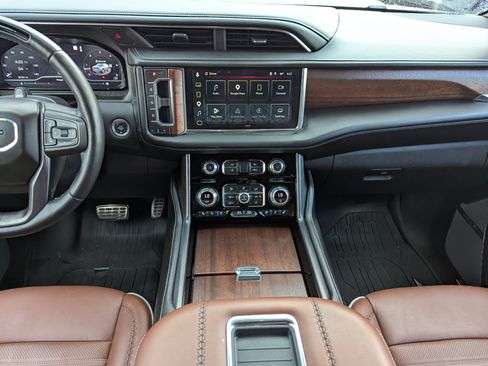 Used 2023 GMC Yukon Denali Ultimate w/ LPO, Floor Liner Package AWD/4WD image 15
