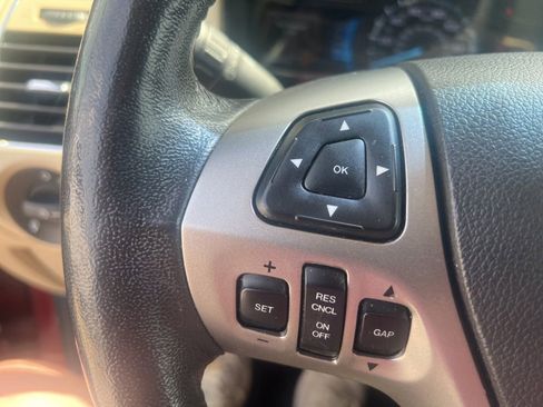 Used 2018 Ford Flex Limited w/ Equipment Group 301A FWD image 9