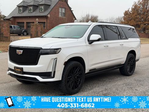 Used 2023 Cadillac Escalade ESV Sport Platinum w/ LPO, Floor Liner Package image 3