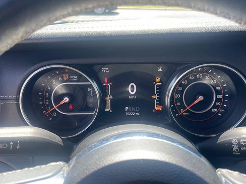 Used 2018 Jeep Wrangler Unlimited Sahara AWD/4WD image 21