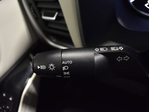 Used 2025 Nissan Rogue SV image 17