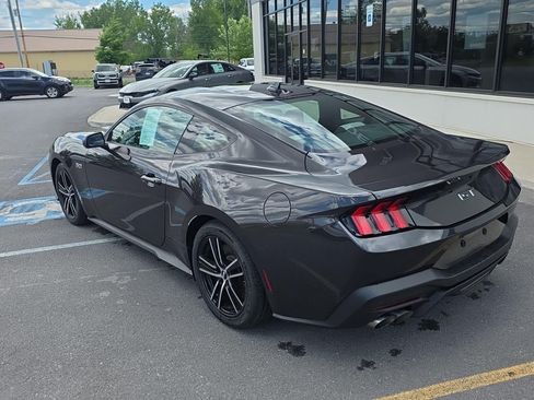 Used 2024 Ford Mustang GT RWD image 3