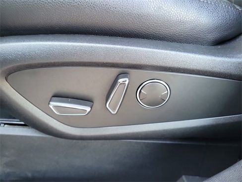 Certified 2023 Lincoln Nautilus AWD w/ Premium Package image 12