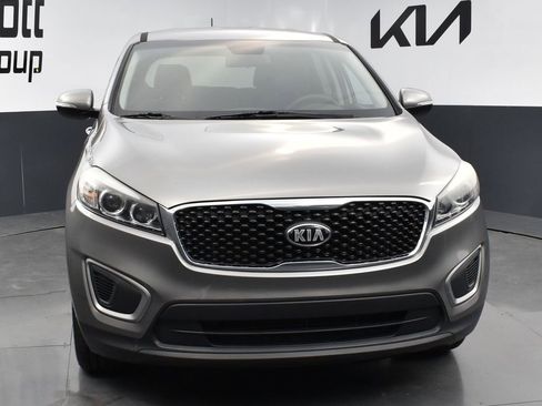 Used 2016 Kia Sorento L FWD image 8