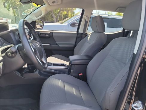 Used 2022 Toyota Tacoma SR5 w/ SR5 Appearance Package (SM) image 15