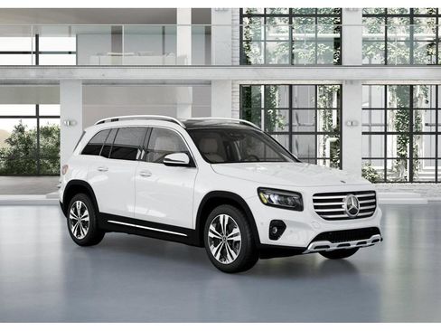 Used 2026 Mercedes-Benz GLB 250 4MATIC image 11