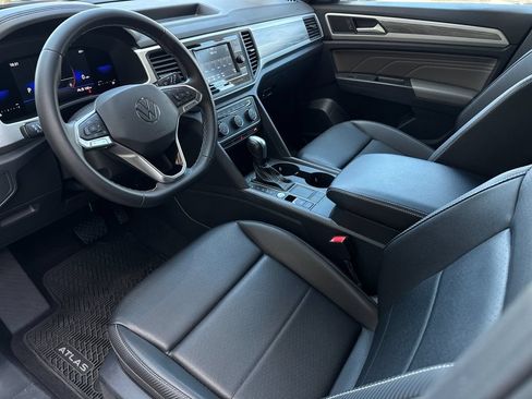 Used 2023 Volkswagen Atlas Cross Sport SE FWD image 10