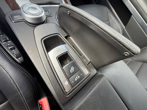 Used 2011 Mercedes-Benz E 350 Cabriolet image 27