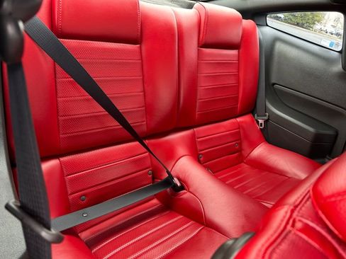Used 2006 Ford Mustang GT Premium image 21