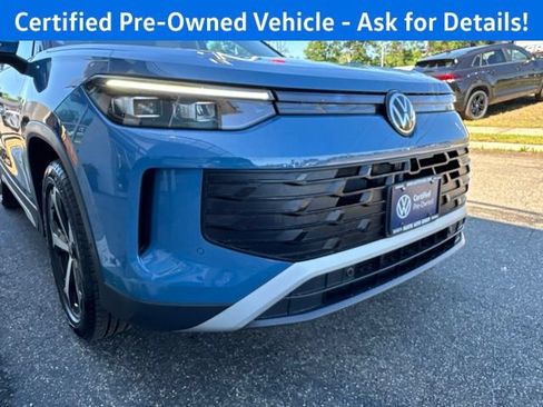 Certified 2025 Volkswagen Tiguan SE w/ Panoramic Sunroof Package AWD/4WD image 28