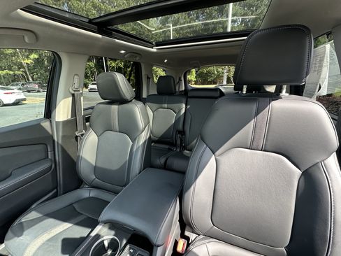 Used 2024 Honda Pilot Touring image 8