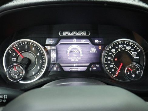 Used 2025 RAM 1500 Laramie AWD/4WD image 16