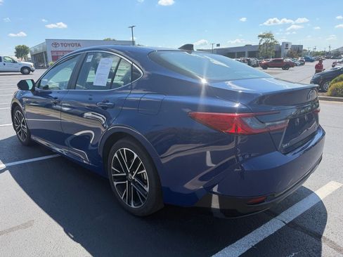 Used 2026 Toyota Camry XLE FWD image 5