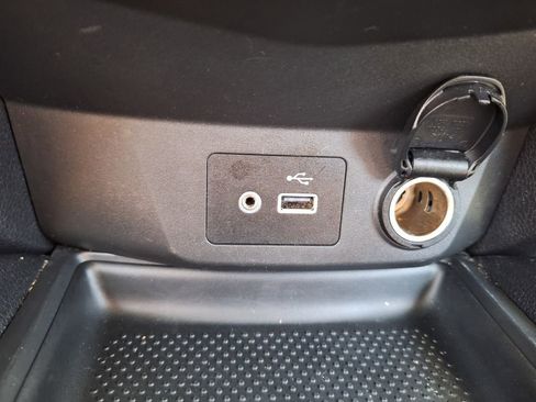 Used 2019 Nissan Rogue S FWD image 17