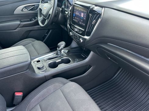 Certified 2023 Chevrolet Traverse LT FWD image 18