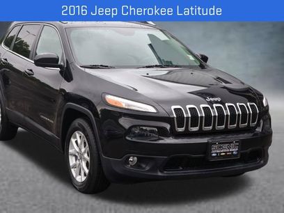 Used 2016 Jeep Cherokee Latitude w/ Comfort/Convenience Group