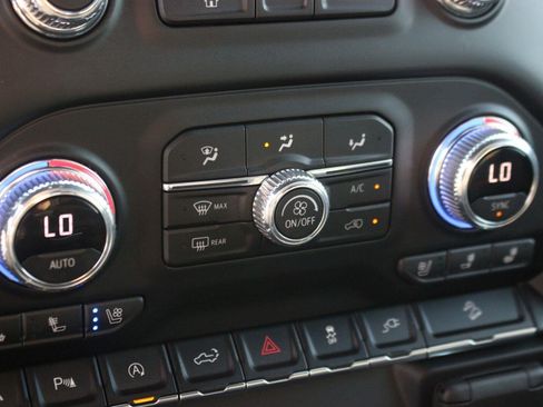 Used 2021 GMC Sierra 1500 AT4 w/ AT4 Value Package AWD/4WD image 26