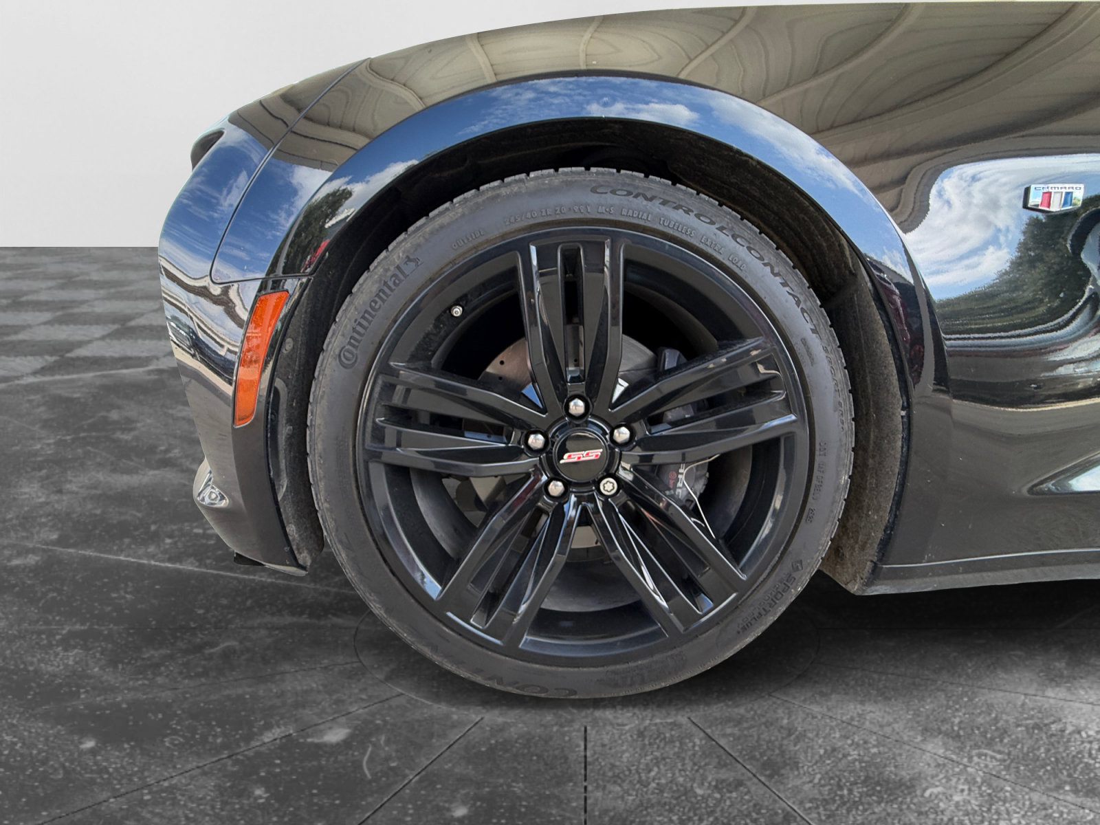 Used 2018 Chevrolet Camaro SS RWD image 9