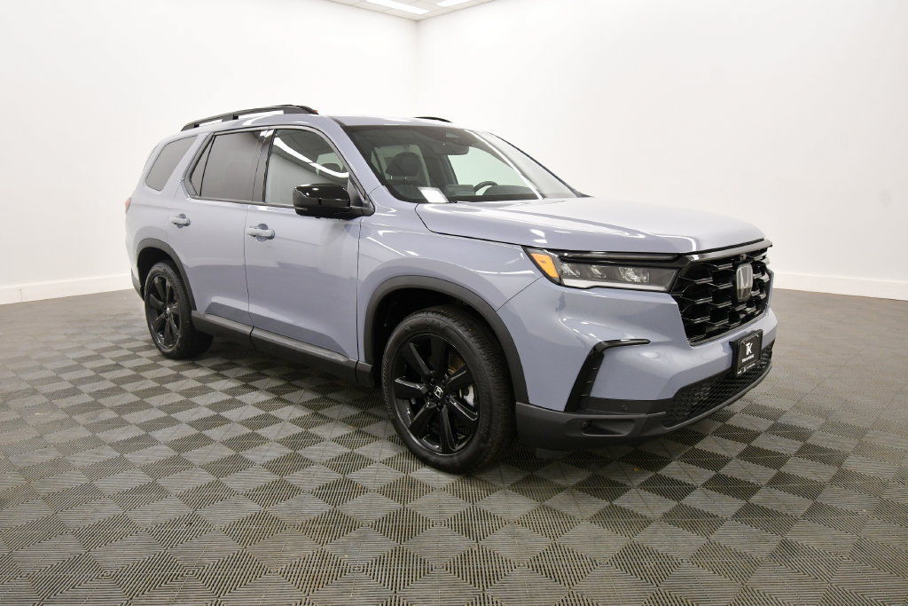 Certified 2025 Honda Pilot Black Edition image 10