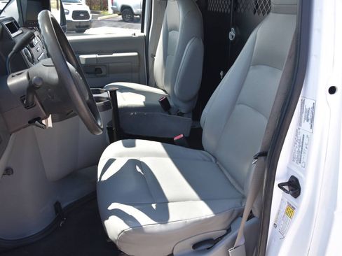 Used 2014 Ford E-150 and Econoline 150 RWD image 9