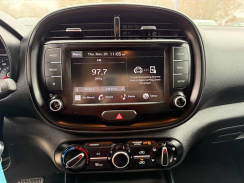 Used 2022 Kia Soul LX image 35