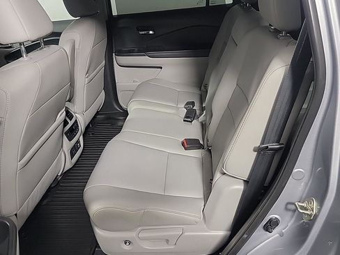 Used 2020 Honda Pilot Touring image 17