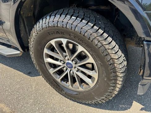 Used 2018 Ford F150 XLT w/ Equipment Group 302A Luxury AWD/4WD image 11