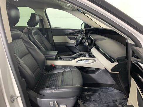 Used 2024 Lincoln Nautilus Reserve image 24