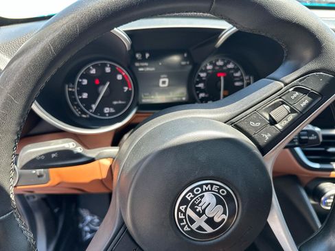 Used 2019 Alfa Romeo Giulia AWD w/ Quick Order Package 22J Sport image 12