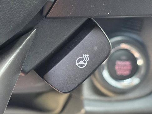 Certified 2025 Subaru Outback Limited image 29