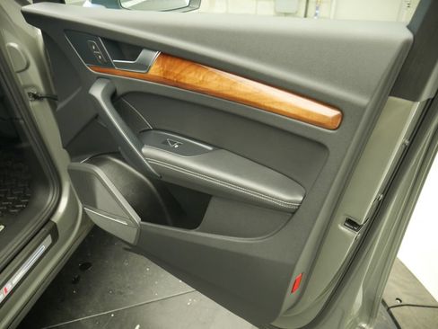 Certified 2023 Audi Q5 2.0T Prestige AWD/4WD image 25