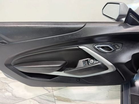 Used 2020 Chevrolet Camaro LT RWD image 10