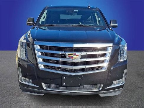 Used 2020 Cadillac Escalade Premium Luxury image 2