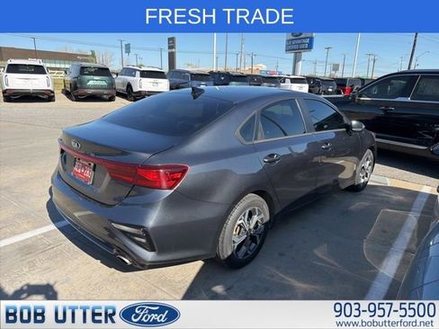 Used 2021 Kia Forte LXS image 3