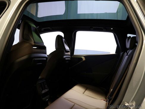 Used 2025 BMW X3 xDrive30i w/ Premium Package image 13